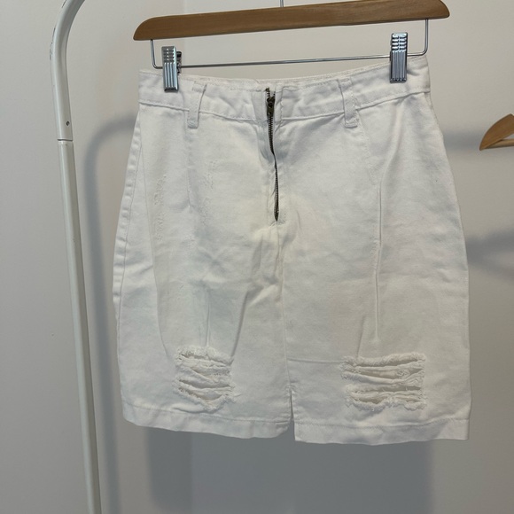 Pretty Little Thing Skirt - Picture 2 of 2